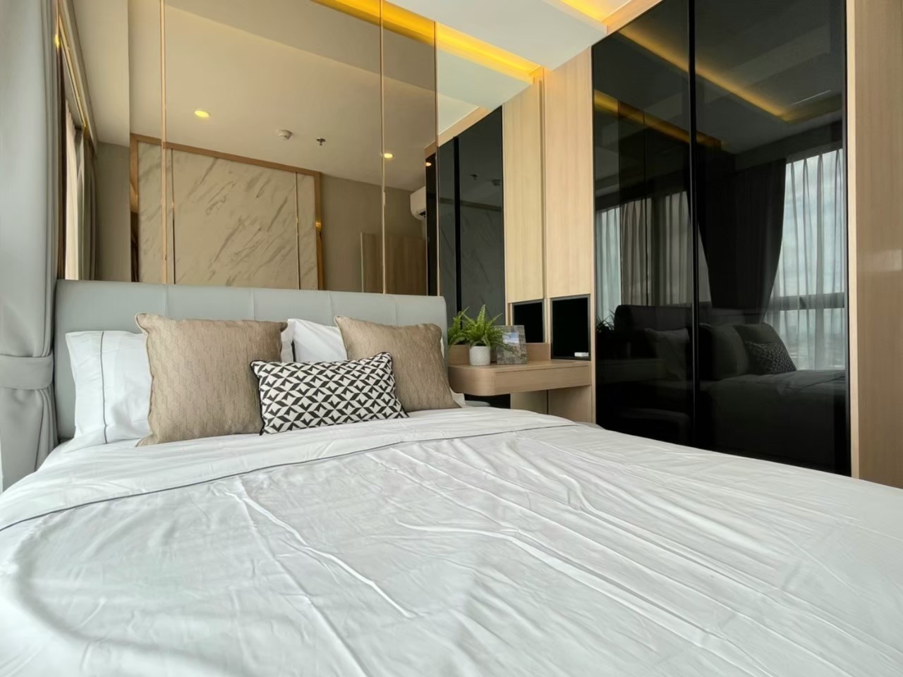 ขายคอนโด Knightsbridge Prime Sathorn (ไนท์ บริดจ์ ไพร์ม สาทร) พร้อมผู้เช่า ขายราคา 7,005,000บาท ค่าโอนคนละครึ่ง