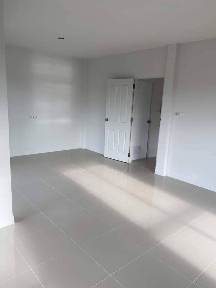 ขายบ้านเดี่ยว 2 ชั้น 56 ตร.วา 3 ห้องนอน 2 ห้องน้ำ โครงการ บ้านฟ้าปิยรมย์ เนสโต้ วงแหวนลำลูกกา-คลอง 6 บ้านหลังที่ 3 นับจากหน้าโครงการ