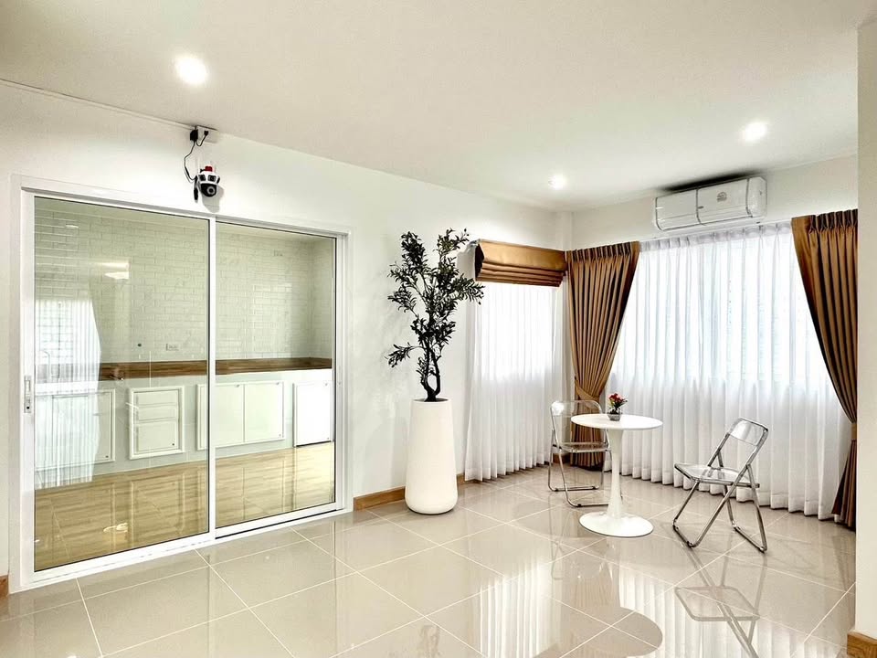 ขายบ้านเดี่ยว 2 ชั้น บ้านเดี่ยวสร้างใหม่ 3 นอน 3 น้ำ 2 จอดรถ ชั้นล่างกั้นห้องนอนเพิ่มได้ ที่ดิน 40 ตรว พื้นที่ใช้สอยรวม 230 ตรว บ้าน นวมินทร์ 24, บึงกุ่ม