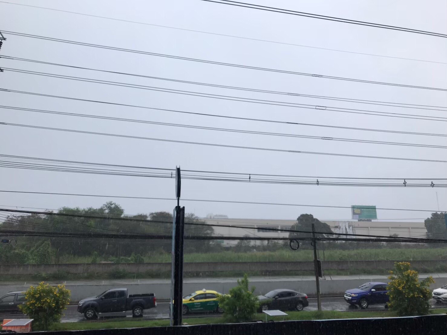 ให้เช่าคอนโด แอทโมซ แจ้งวัฒนะ Atmoz Chaengwattana คอนโด Fully Furnished ติดถนนเลียบคลองประปา