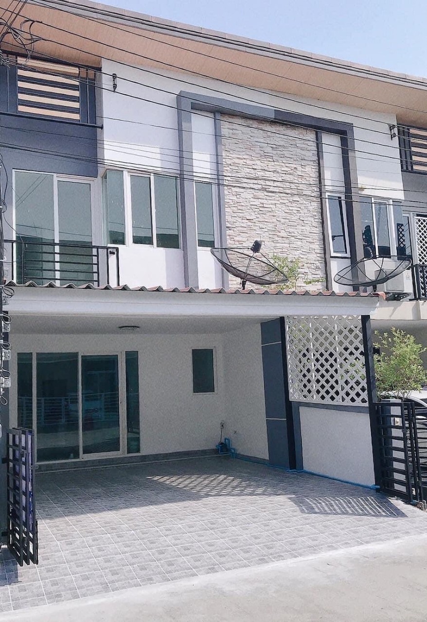 ขายทาวน์โฮม บ้านเลขที่88/48 บางกรวย บางกรวย นนทบุรี หมู่บ้าน กัสโต้ ปิ่นเกล้า-จรัญสนิทวงศ์ 20.7ตารางวา