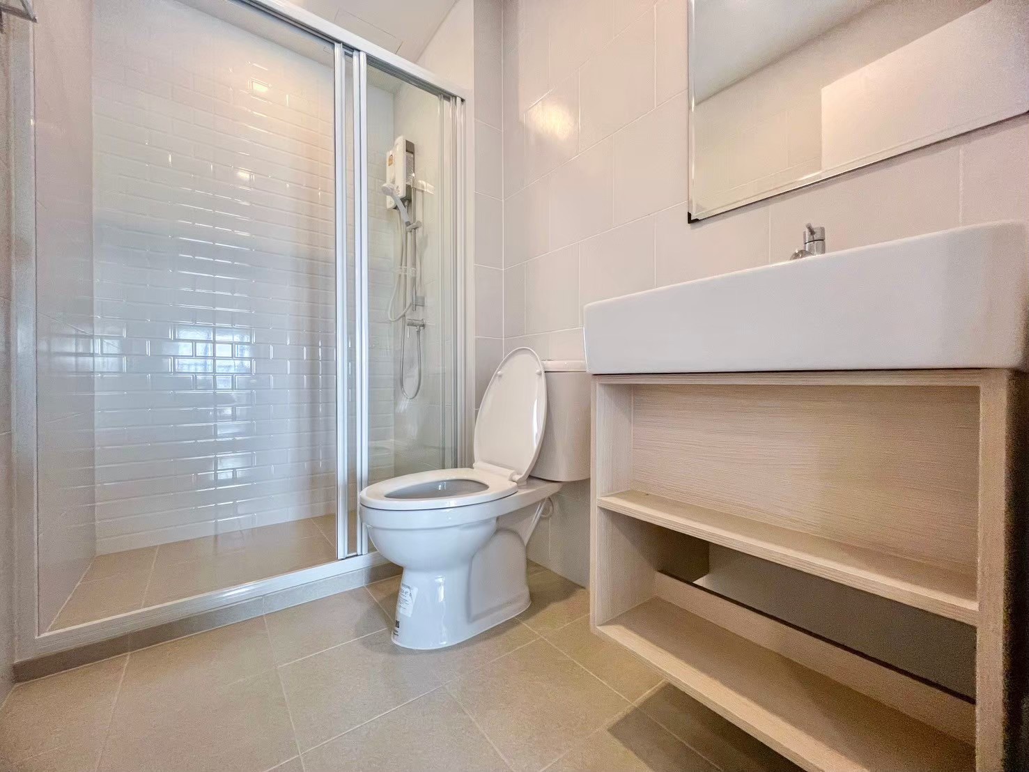 ให้เช่าคอนโด ชีวาทัย ฮอลล์มาร์ค ลาดพร้าว–โชคชัย 4 เฟส 2 / For Rent Chewathai Hallmark Ladprao–Chokchai 4 Phase 2 (English below)