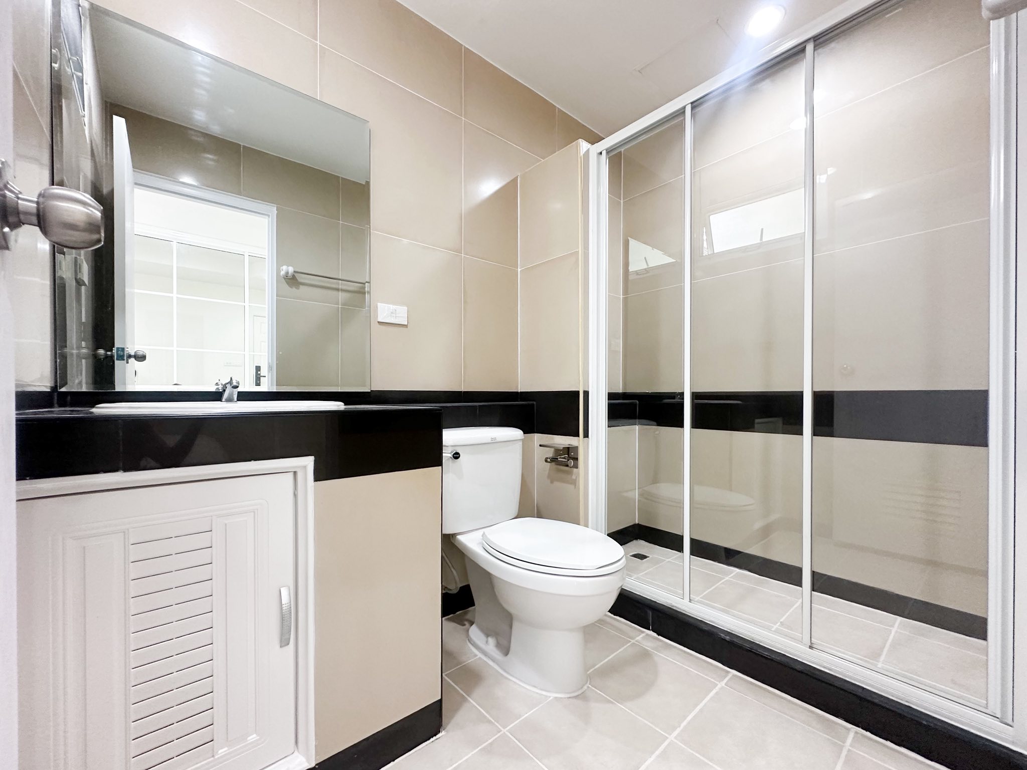 ðĨ āļāļēāļĒāļāļāļāđāļ J.W. Suite āđāļāļāļāļąāļĒ 4 (āđāļ āļāļąāļāļāļĨāļīāļ§ āļŠāļ§āļĩāļ āđāļāļāļāļąāļĒ 4) āļāļāļāđāļ Low Rise āļĒāđāļēāļāđāļāļāļāļąāļĒ 4 āđāļĨāļĩāđāļĒāļāļŠāļąāļāļ§āđāđāļāđ