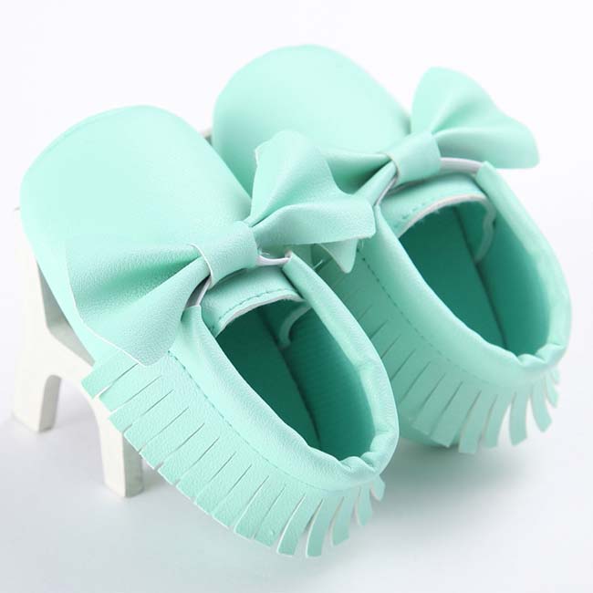 รองเท้าสาวน้อย วัยหัดเดินติดโบว์และแต่งระบายริ้ว สีเขียวมิ้น