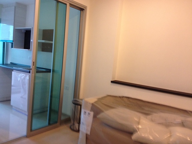 ให้เช่าคอนโด ไลฟ์@รัชดาภิเษก (Life Ratchadapisek) ราคา 17000 บาทต่อเดือน ห้องแบบ 1 Bedroom 1 Bathroom ครัวแยก