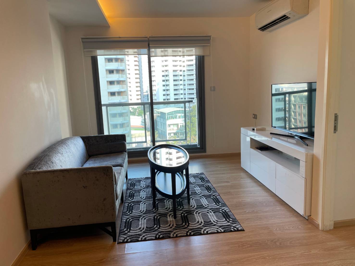 ให้เช่าคอนโด H Sukhumvit 43 (เอช สุขุมวิท 43) 1ห้องนอน 1 ห้องน้ำ ขนาด 47.5 ตรม ชั้น 10