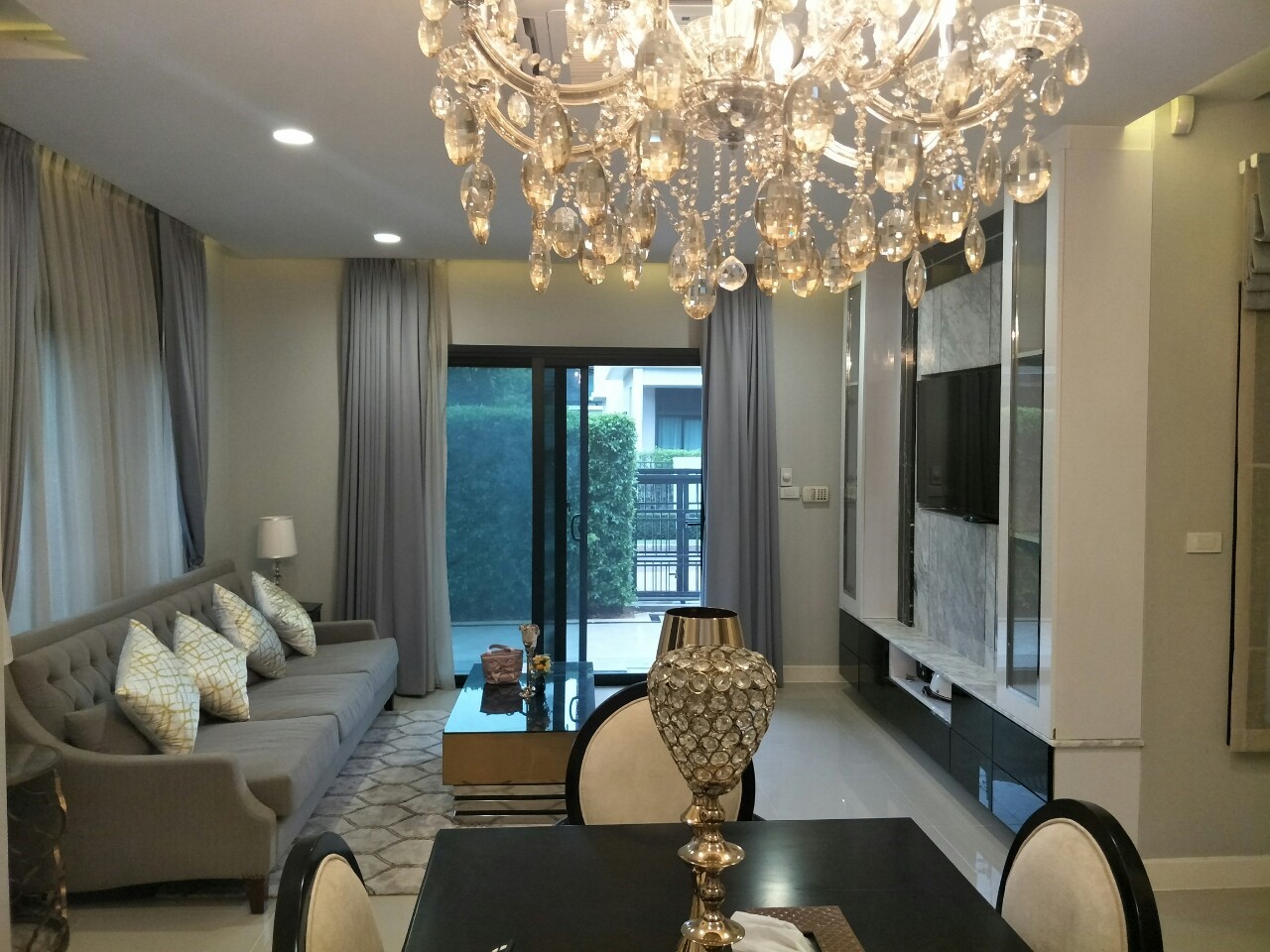 ขายด่วนบ้านเดี่ยว 2 ชั้น หมู่บ้านเศรษฐสิริ วงแหวน-ลำลูกกา ใกล้วงแหวนรอบนอกตะวันออก ติดถนนลำลูกกา จาก แสนสิริ