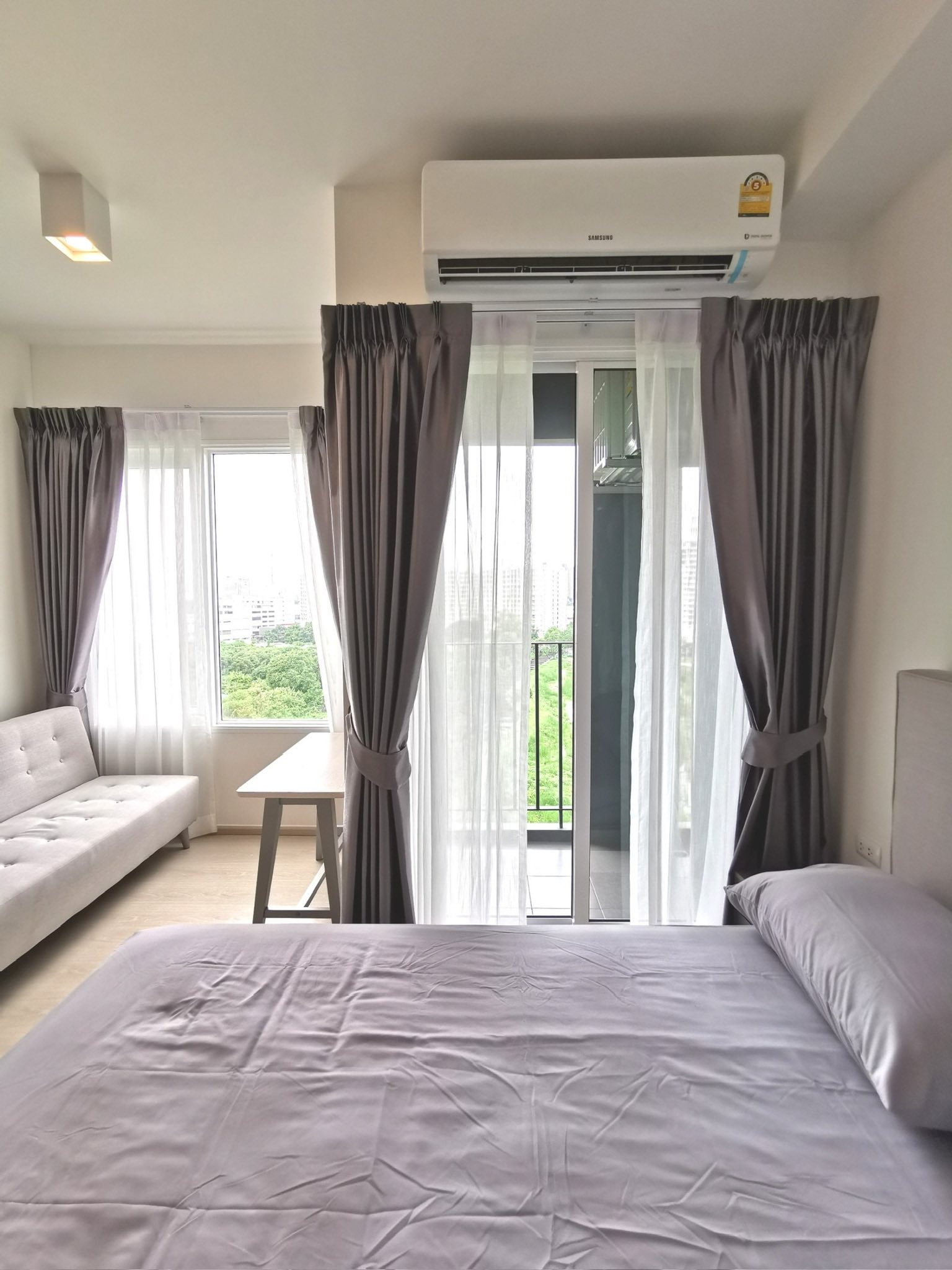 ให้เช่าคอนโดห้องสวย Chapter One Eco รัชดา–ห้วยขวาง พร้อมอยู่ทันที! | รีโนเวทใหม่ทั้งห้อง! วิวโล่ง ทิศใต้ รับลมสบาย