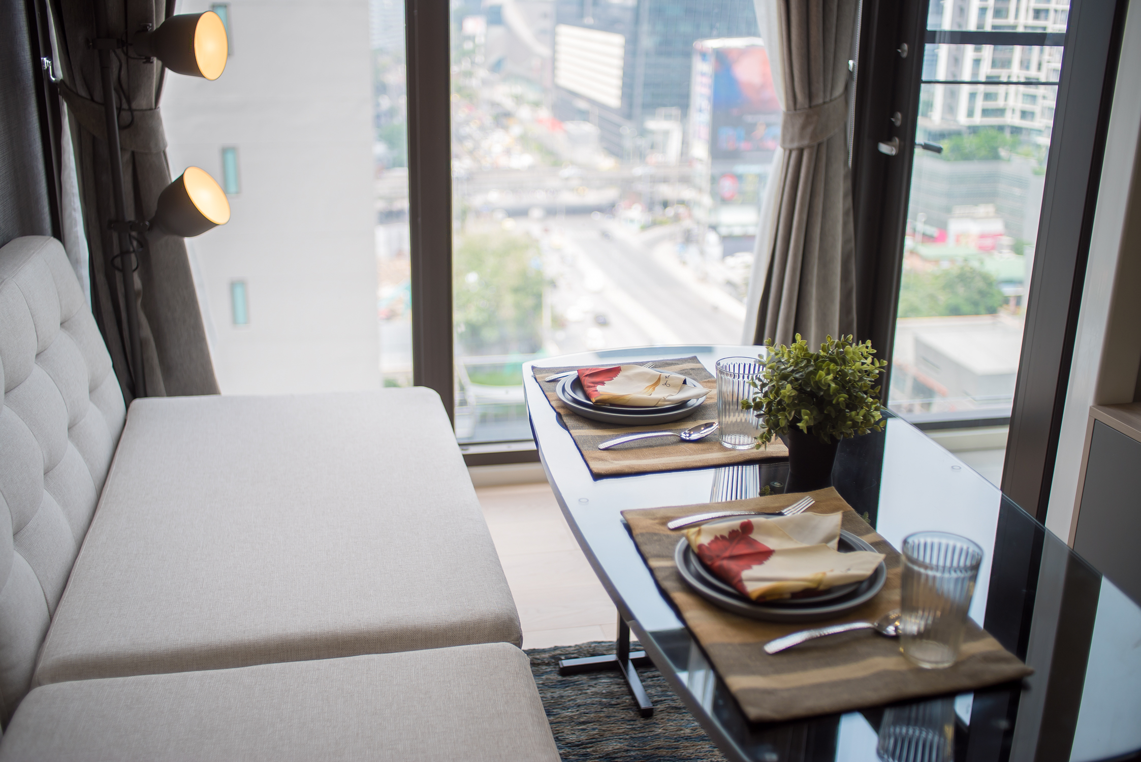 ขายพร้อมผูเช่า Chewathai Residence Asoke (ชีวาทัย เรสซิเดนซ์ อโศก ห้อง 295/98(12A12) TYPE 1G Duplex ชั้น 12A