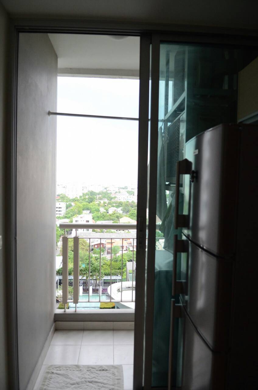 ขายคอนโดRhythm ratchada 1 ห้องนอน ตึก A ชั้น 12A ขนาดห้อง 35 ตร.ม ราคา4.45 ล้าน วิวสระน้ำ ทิศตะวันออก ค่าโอนคนละครึ่ง