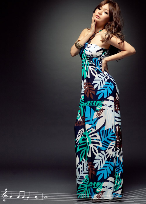 maxi dress - ชุดเดรสยาว สายคล้องคอ แต่งลายใบไม้สวยโดดเด่นทั้งชุด ลายโทนเขียว ขาว น้ำเงิน ใส่เที่ยว สามารถใส่ออกงานได้ สวยมากๆ ค่ะ Asia Street Fashion