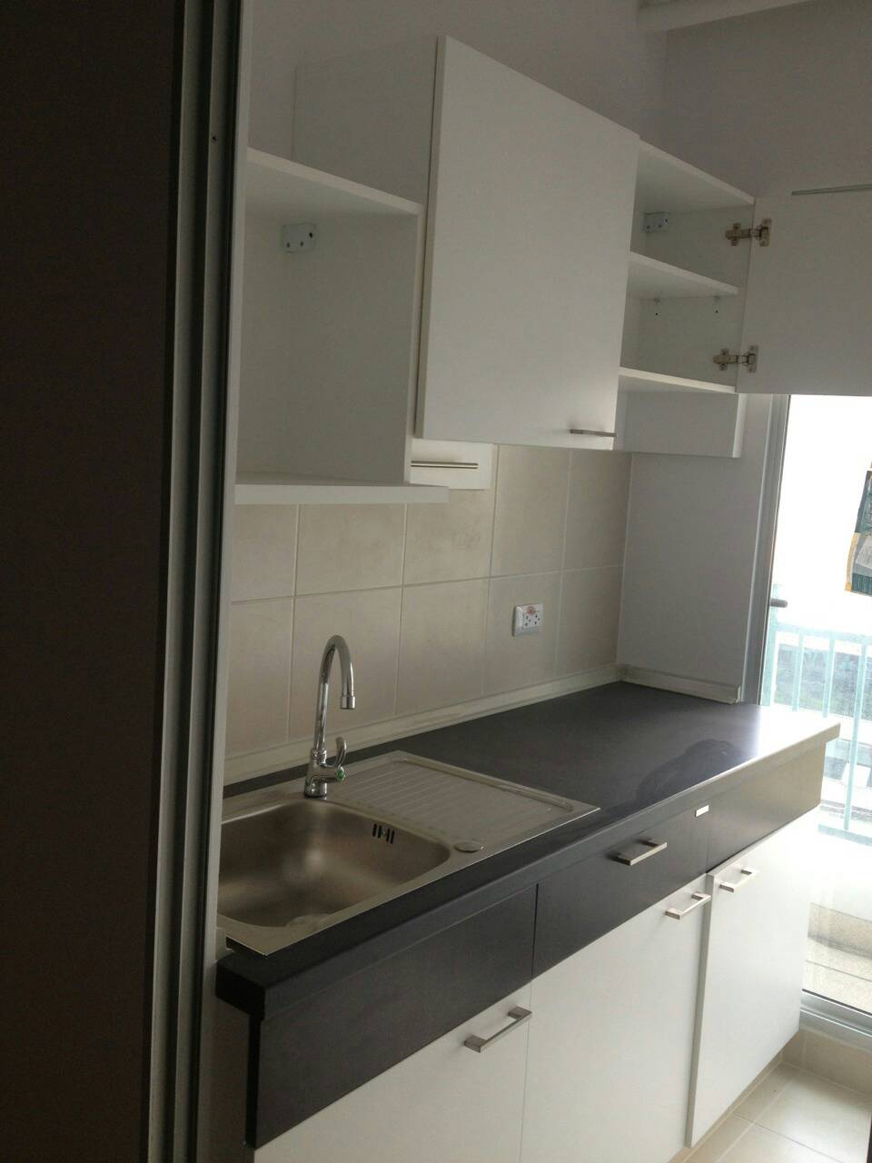 ให้เช่า/ขาย Condo Supalai Park Asoke-Ratchada ห้อง studio ชั้น 7 พื้นที่ 34 ตร.ม เช่า 12500 / เดือน ขาย 2.55 ล้าน วิวถนนพระราม 9 พร้อมเฟอร์นิเจอร์