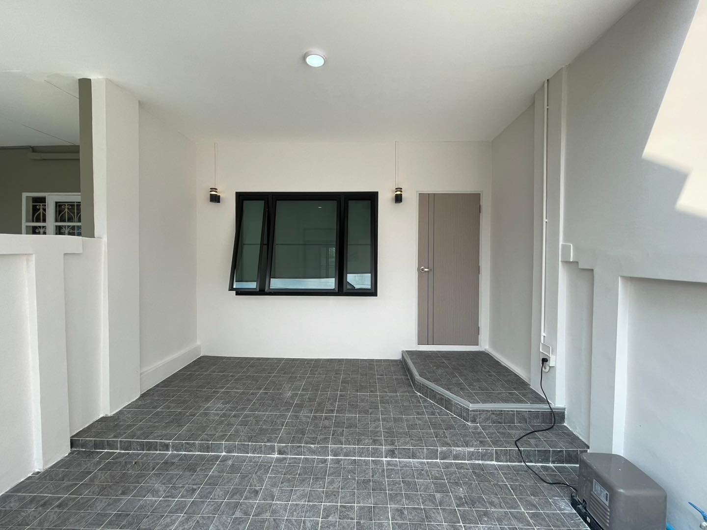 ขายทาวน์โฮม 3 ชั้น โครงการหมู่บ้านลัลลี่วิลล์ ลำลูกกา-คลอง 1 ราคาเพียง 2,290,000 บาท ฟรีโอน