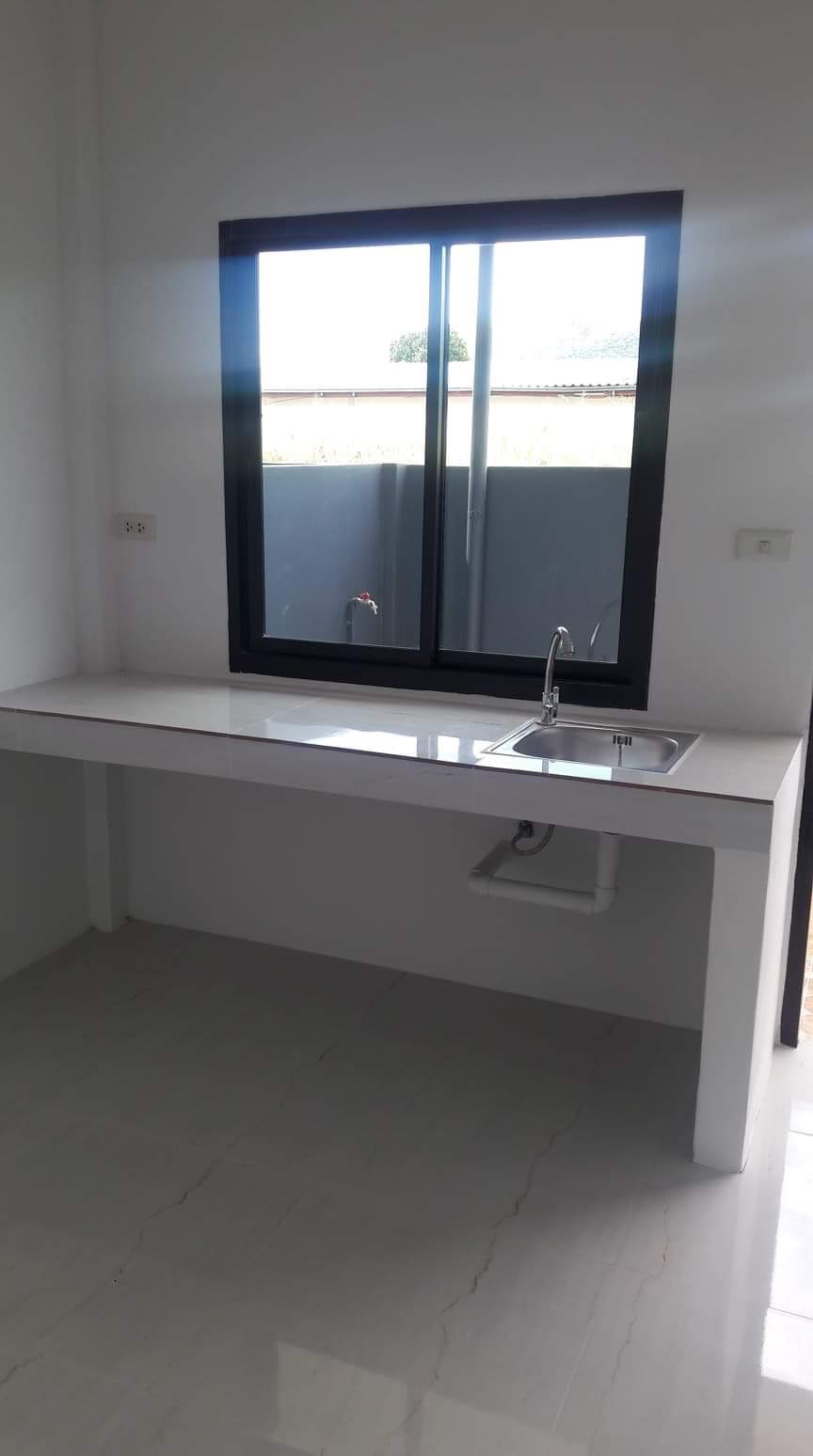 ขาย / ให้เช่า ทาวน์เฮ้าส์ 2 ชั้น หลังมุม 2 นอน 2 น้ำ ขนาด 32 ตรม พร้อมเพอร์ ราคา 8000 บาทต่อดเดือน