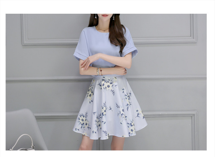ชุดทำงานออฟฟิศสวยๆสไตล์เกาหลี เชตสองชิ้น เสื้อสีฟ้า + กระโปรงสั้นลายดอกไม้ ลุคสวย สดใส