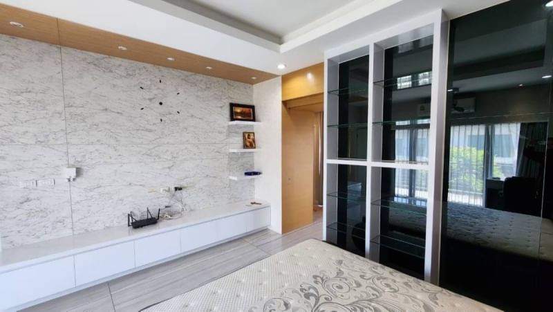 ขาย / ให้เช่าบ้านเดียว บ้านหรูใหญ่ 3 ชั้น หมู่บ้าน ลุมพินี สวนหลวง ร.9 ให้เช่า 160,000 บาท