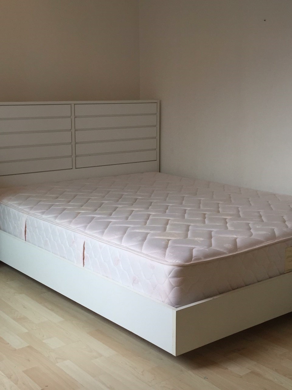 คอนโด แฮปปี้ ลิฟวิ่ง รัชดา 18 Happy Living Ratchada 18 ให้เช่า 2 ห้องนอน 2 ห้องน้ำ 1 ห้องรับแขก 1ห้องครัว เนื้อที่ 67ตรม.