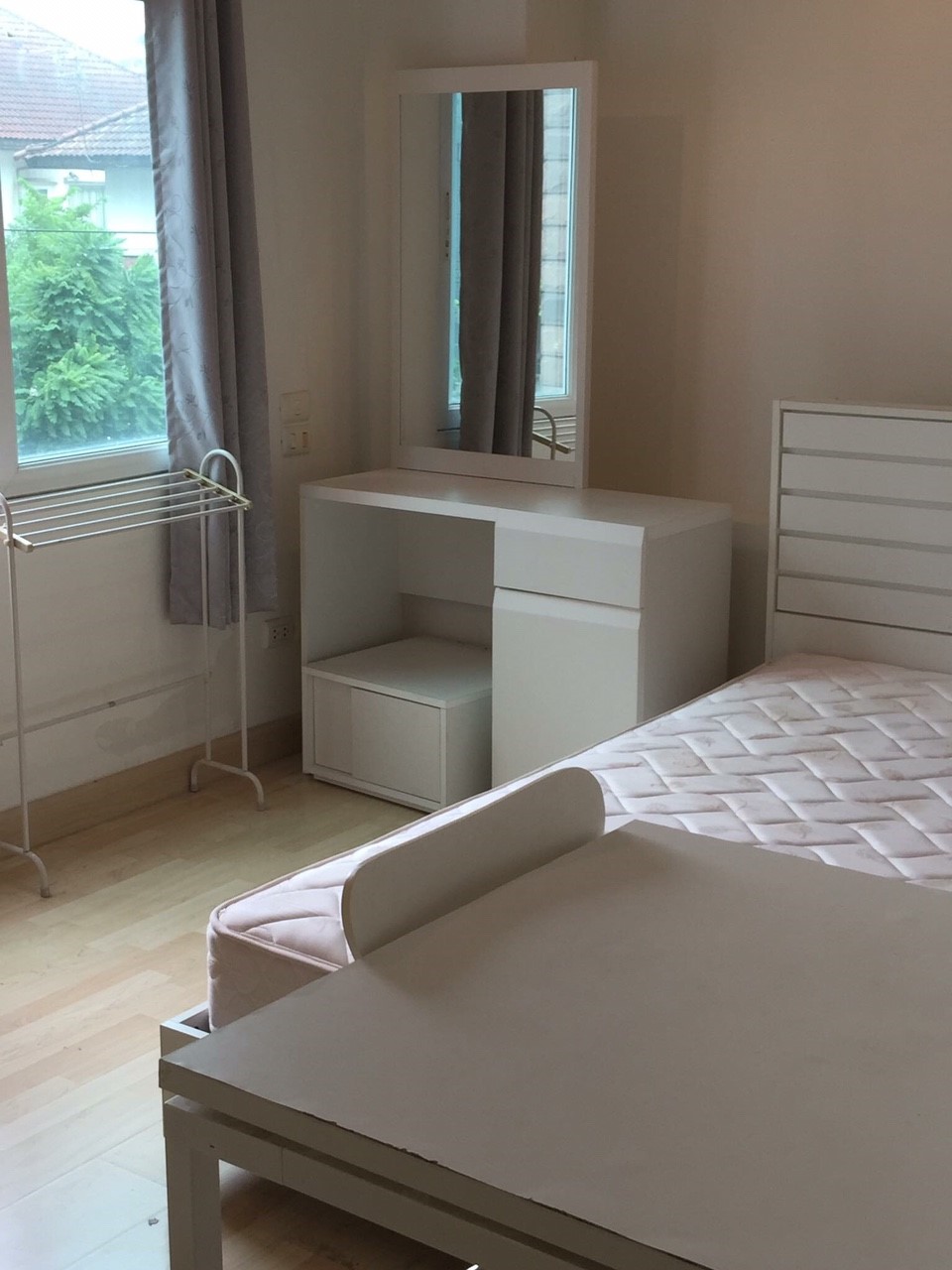 คอนโด แฮปปี้ ลิฟวิ่ง รัชดา 18 Happy Living Ratchada 18 ให้เช่า 2 ห้องนอน 2 ห้องน้ำ 1 ห้องรับแขก 1ห้องครัว เนื้อที่ 67ตรม.