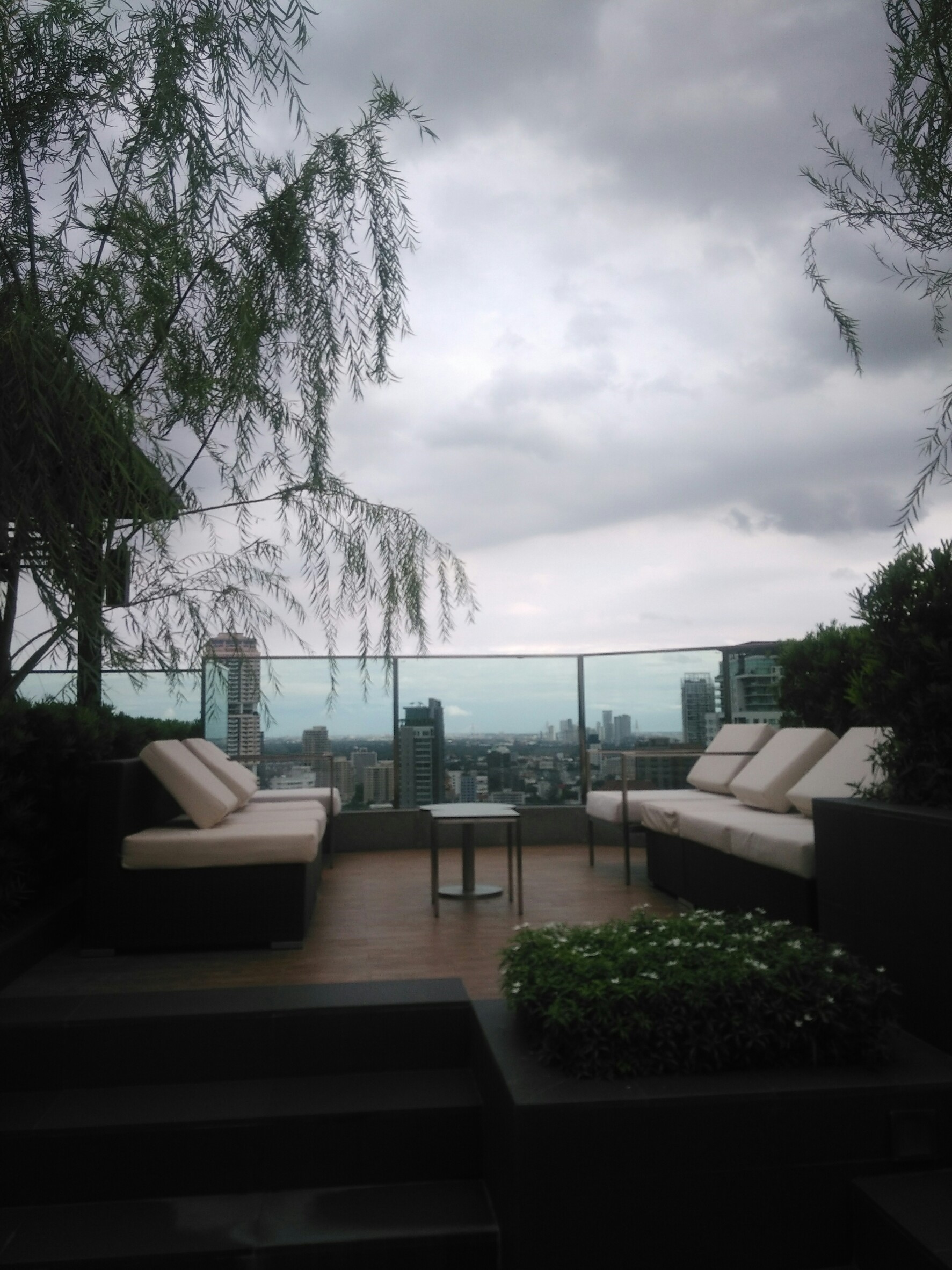 ขาย / เช่า คอนโด H Sukhumvit 43 (เอช สุขุมวิท 43) 1ห้องนอน 1 ห้องน้ำ 1ห้องรับแขก ห้องครัวในตัว พื้นที่ 40.92 ตร.ม ชั้น 9 ห้อง 99/53 วิวเมือง