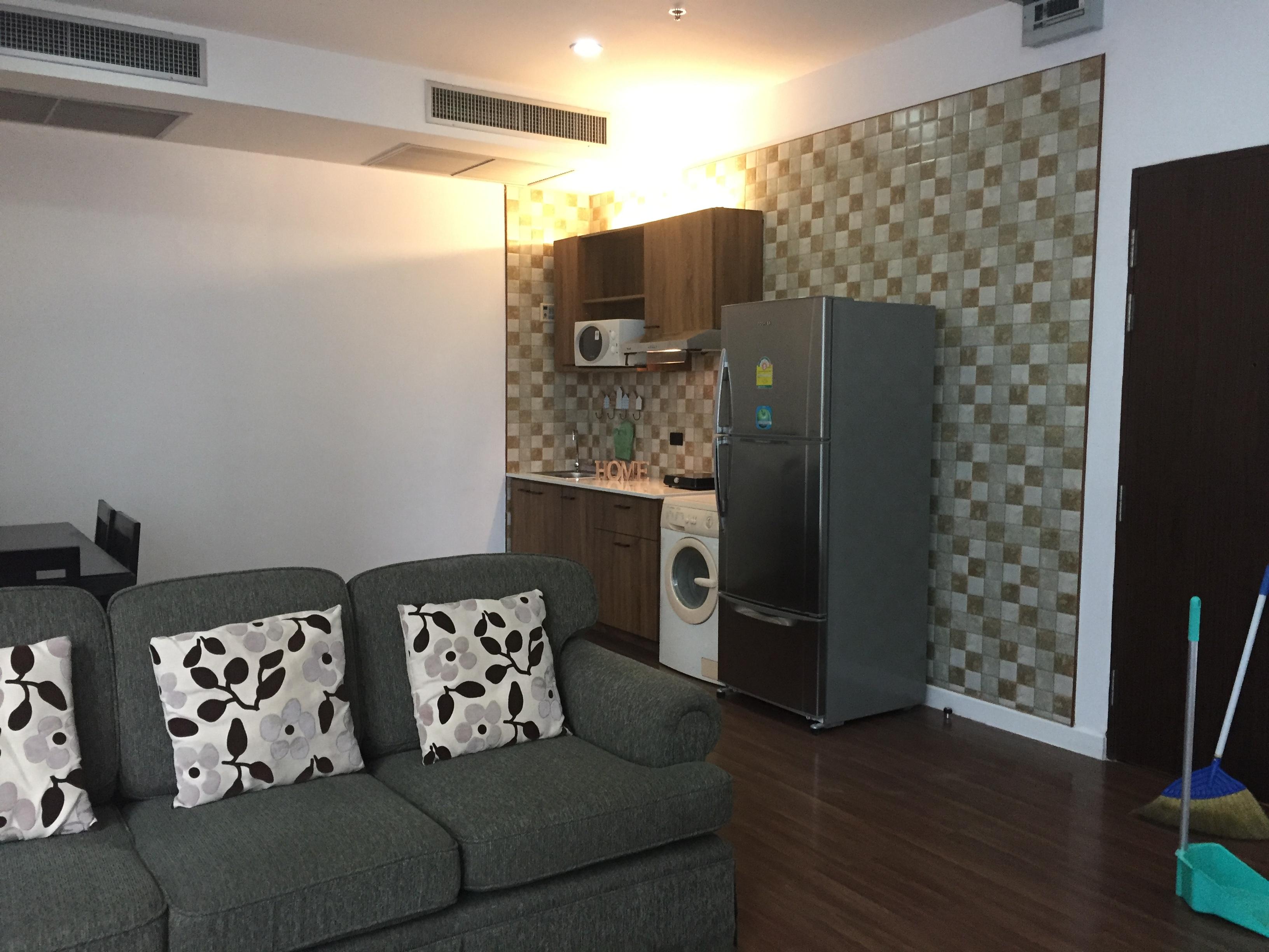 ให้เช่าคอนโด The Trendy Condominium (เดอะ เทรนดี้ คอนโดมิเนียม) 1ห้องนอน 1 ห้องน้ำ ขนาด 72 ตรม