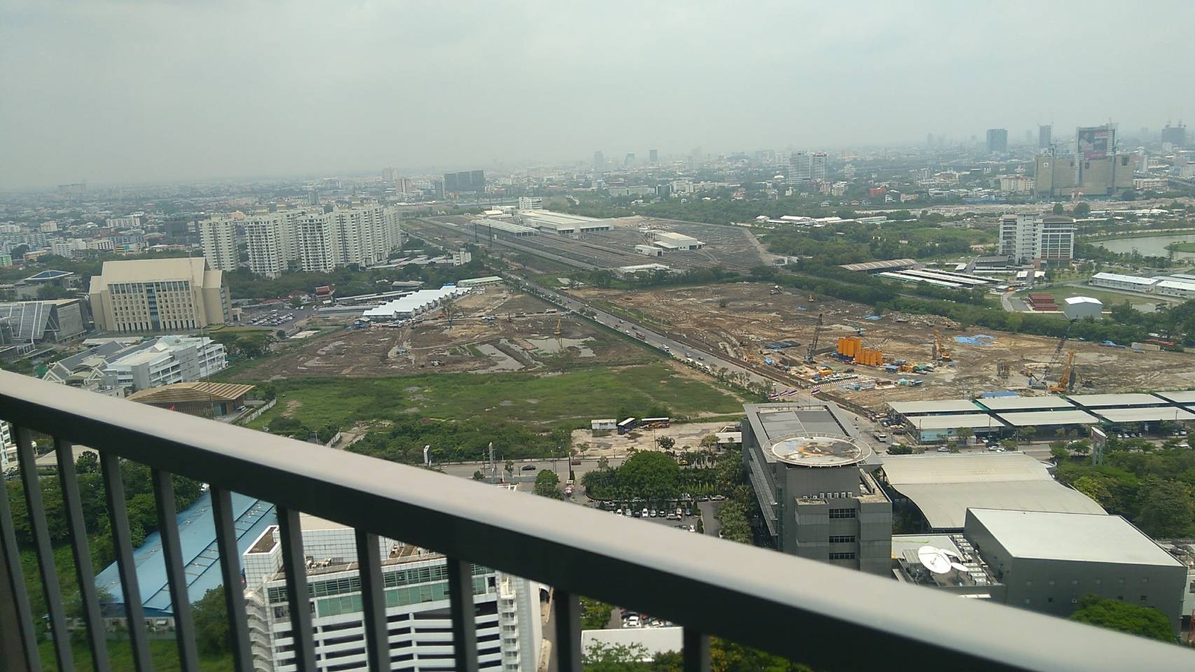 ขายคอนโดพร้อมผู้เช่าคอนโด Noble Revolve Ratchada (โนเบิล รีวอลฟ์ รัชดา) 1ห้องนอน 1 ห้องน้ำ ขนาด 26.52 ตรม