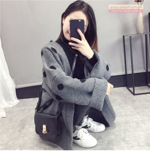 เสื้อกันหนาวไหมพรมถัก ทรงสวย แบบน่ารัก ทอลายจุด พร้อมส่ง เทาลายดำ