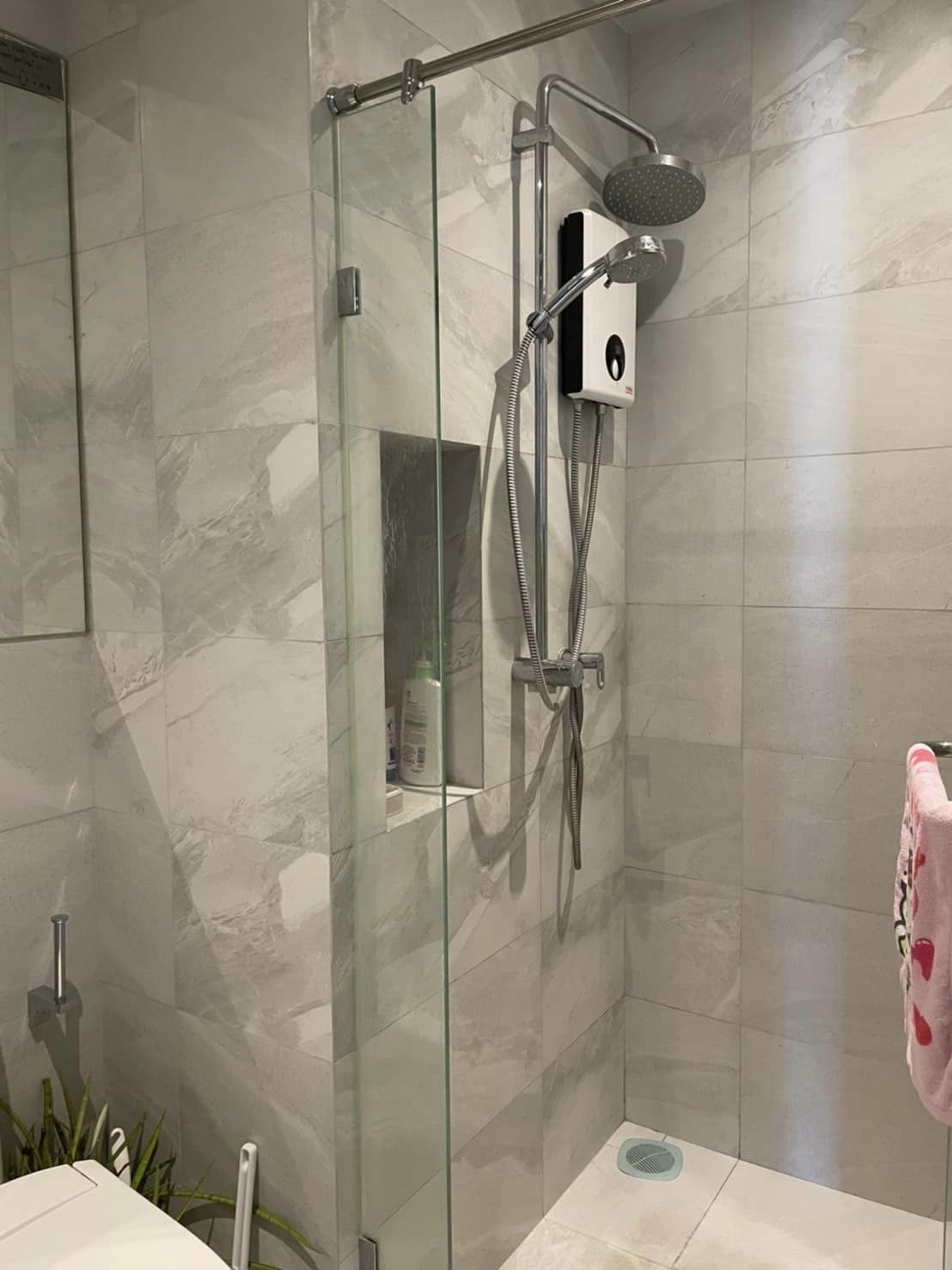 ให้เช่าคอนโด RHYTHM Ekkamai (ริทึ่ม เอกมัย) ห้อง STUDIO ขนาด 32 ตรม. ชั้น 29 มีกั้นระหว่างโซนครัวและโซนนอน