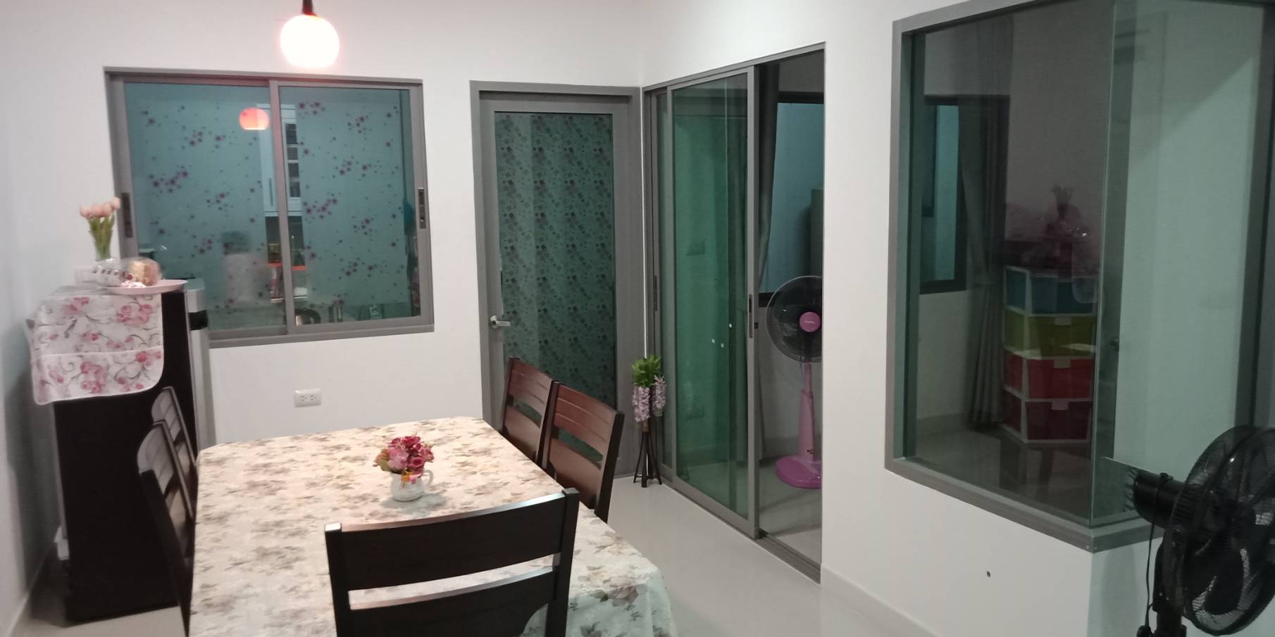 ขาย / เช่า ทาวน์โฮม 2 ชั้น โครงการทาวน์โฮม เดอะ เมทโทร พระราม 9-กรุงเทพกรีฑา