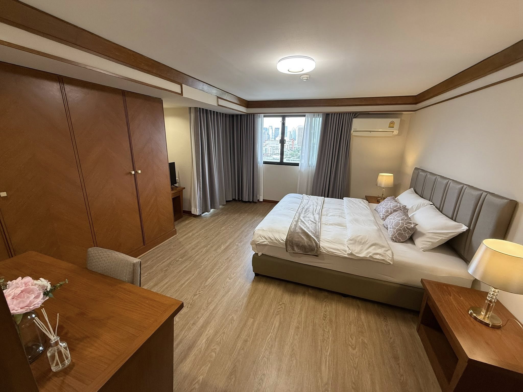 ✨ ให้เช่า United Tower Thonglor (ยูไนเต็ด ทาวเวอร์ ทองหล่อ) ✨คอนโดหรู 2 ห้องนอน ใจกลางทองหล่อ ติดถนนสุขุมวิท 55 (ซอยทองหล่อ 17)