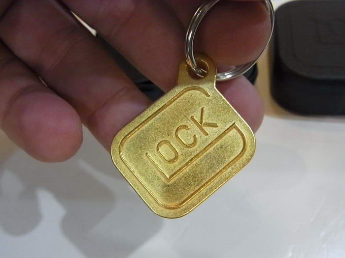 พวงกุญแจ ยี่ห้อปืน Key Chain Glock PERFECTION Glod Plated เงินแท้ชุบทอง...ของแท้จากโรงงานกล๊อก ประเทศออสเตรีย Made in Austria ใหม่ แท้