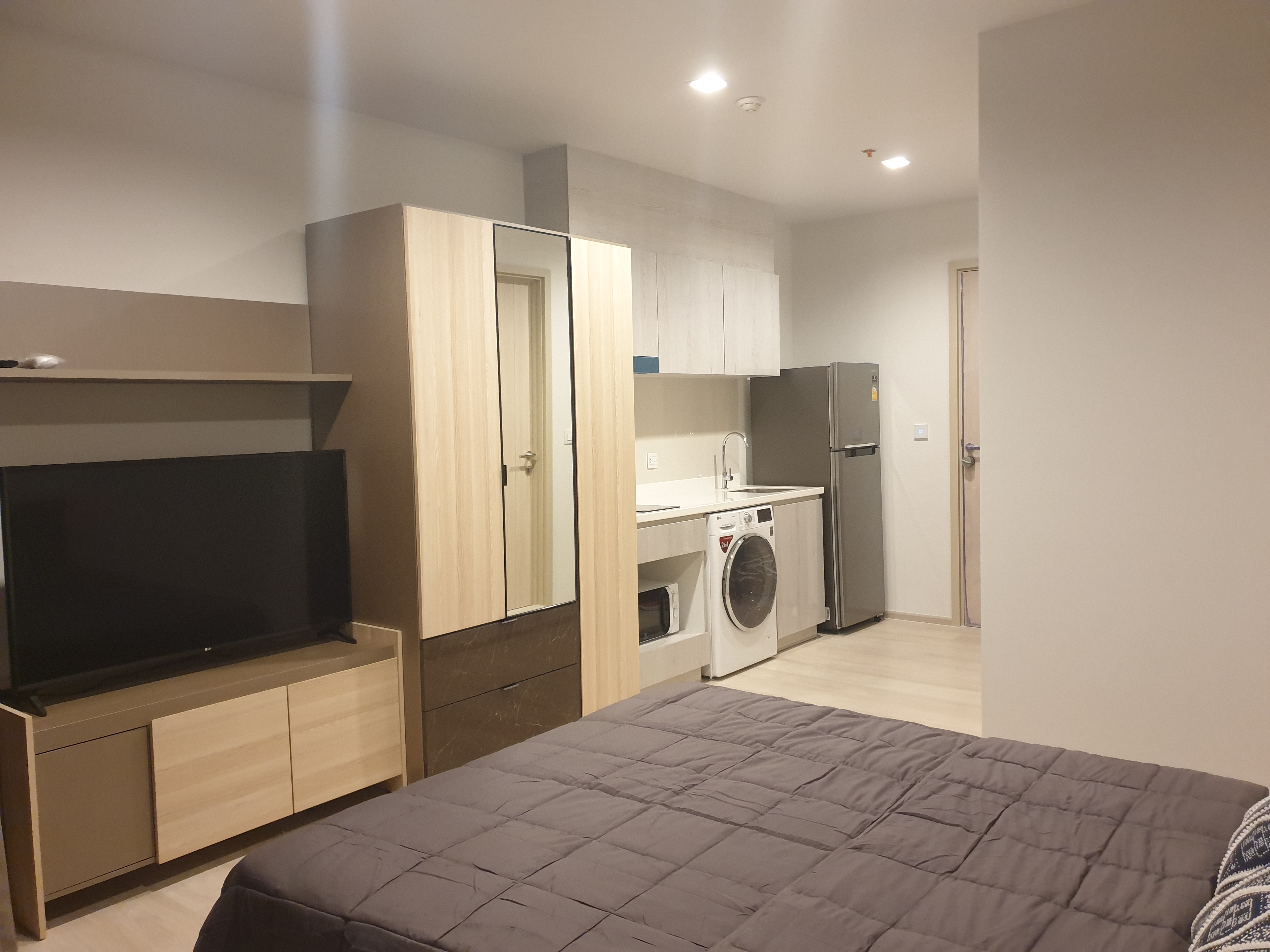 🏢✨ ให้เช่า คอนโด Life One Wireless (ไลฟ์ วัน ไวร์เลส – เพลินจิต) ห้อง Studio พร้อมอยู่ ทำเลทอง ใจกลางสุขุมวิท เพลินจิต 🏙️