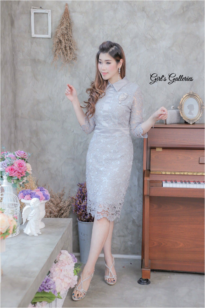 ชุดออกงาน/ชุดไปงานแต่งงานสีเทา ผ้าลูกไม้ เข้ารูป สวยหวาน เรียบหรู