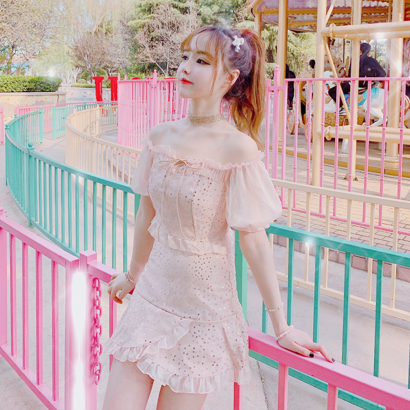 พรีออเดอร์ : ชุดเซ็ทแฟชั่นสไตล์หวาน เสื้อแขนโคมเกาะอกน่ารักๆ + กระโปรงเข้าชุด