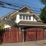 ขายบ้านเดี่ยว 2 ชั้น โครงการหมู่บ้านวังทอง ราคา 6.5 ล้าน ค่าโอนคนละครึ่ง พื้นที่ 50 ตร.ว