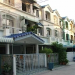 ขาย/ให้เช่า ทาวเฮ้าส์ 3 ชั้น หมู่บ้าน.กลางเมือง ซ. พระรามเก้า 43 ใกล้ The Nine พื้นที่ 20 ต.ร.วา