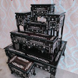 โต๊ะหมู่บูชา หมู่ 5 หน้า 8 ไม้เบญจพรรณ งานฉลุ แกะกระจัง ลายจีน ฝังมุก