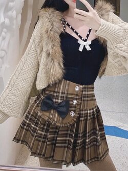 Summer Joy : พรีออเดอร์ เสื้อกล้ามแฟชั่นสไตล์หวาน ประดับมุก มีให้เลือก 2แบบ 2สี