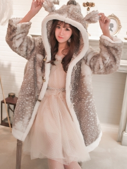 พรีออเดอร์ : เสื้อโค้ทกันหนาวขนนุ่มลายจุด มีฮูทแต่งหูน่ารักๆ มีให้เลือก2สี