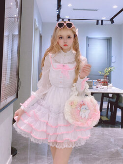 พรีออเดอร์ : เดรสแขนกุดแฟชั่นสไตล์โลลิต้าน่ารักๆ แต่งระบายน่ารักๆ และ เสื้อเชิ้ตแขนยาวสีขาวแบบโปร่งบาง ช่วงแขนแต่งริบบิ้นตามแบบ แบรนด์แท้ (ราคาแยกชิ้น)