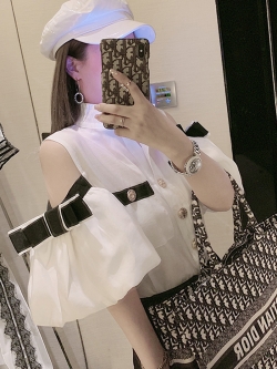 พรีออเดอร์ : เสื้อแฟชั่นเปิดไหล่ แขนทรงฟักทองแต่งโบว์น่ารักๆ ติดกระดุมด้านหน้าแบบสวย