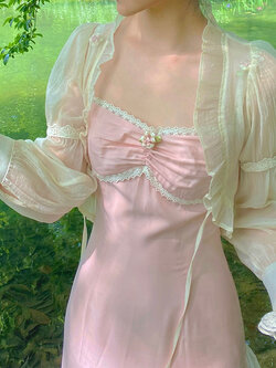 Joeand Joy : พรีออเดอร์ เสื้อคลุมสั้นแขนยาวสไตล์หวาน สีเบจ แบรนด์แท้