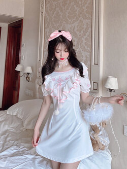 Summer Joy : พรีออเดอร์ เดรสสั้นน่ารักๆ แขนตุ๊กตา แต่งระบายช่วงอกตามแบบ แบรนด์แท้