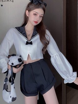 พรีออเดอร์ : เสื้อเชิ้ตแขนยาวสีขาวแต่งปกกะลาสี และ กางเกงขาสั้นสีดำ (ราคาแยกชิ้น)