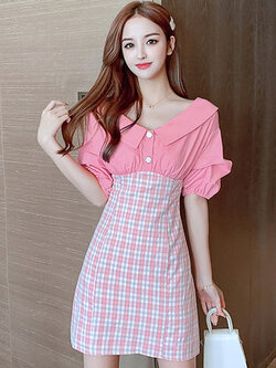 พรีออเดอร์ : เดรสแฟชั่นสไตล์เกาหลีสีชมพูคอกว้างตัดต่อลายสก็อต หวานๆ