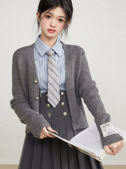 Acaine : พรีออเดอร์ เสื้อสเวตเตอร์สีเทา แบรนด์แท้