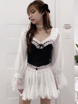 พรีออเดอร์ : ชุดเซ็ต 3 ชิ้น (ราคาแยกชิ้น) เสื้อแฟชั่นแขนยาวสีขาวคอกว้าง / เสื้อคอร์เซ็ท สีดำ / กระโปรงสีขาวตามแบบ