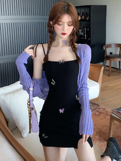 พรีออเดอร์ : ชุดเซ็ทแฟชั่น เดรสแฟชั่นสีดำสายเดี่ยวแต่งลายผีเสื้อหวานๆ / เสื้อคลุมไหมพรมครอปสั้นแขนยาว (ราคาแยกชิ้น)