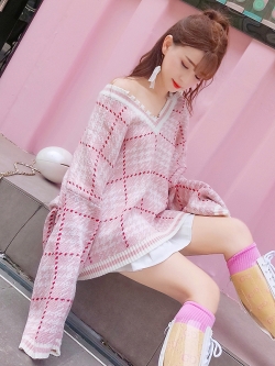 พรีออเดอร์ : เสื้อสเวตเตอร์กันหนาวแฟชั่นสไตล์ญี่ปุ่น รุ่นแขนยาวมากแบบในอนิเมะการ์ตูน คอวี ใส่หลวมๆ ตามแบบ