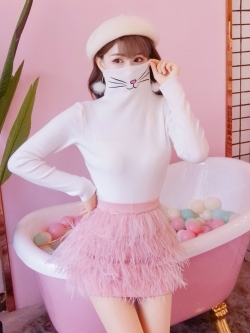 พรีออเดอร์ : เสื้อแฟชั่นฤดูหนาวแขนยาวสีขาวคอเต่า ผ้ายืด ปักลายหน้าแมวน่ารักๆ ตามแบบ