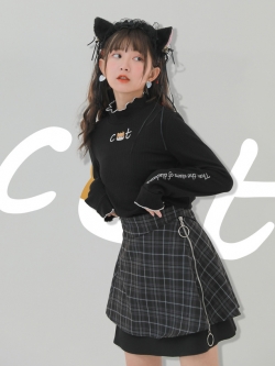 SNBL Girl : เสื้อยืดฤดูหนาวโพลีเอสเตอร์แขนยาวสีดำ ปักอักษร Cat ตามแบบน่ารักๆ แบรนด์แท้